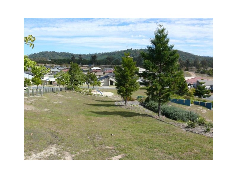 11 Davies Street, Pacific Pines QLD 4211