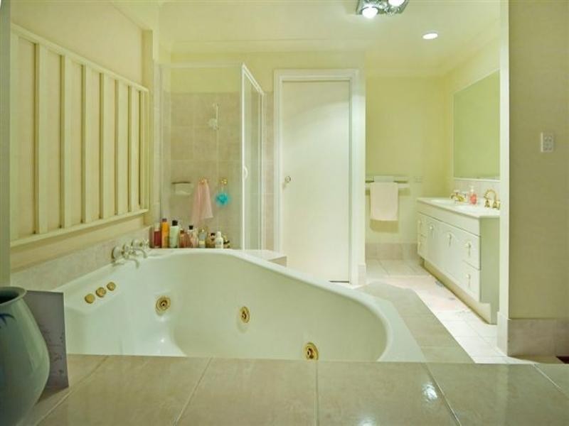 25 Corringle Close, Helensvale QLD 4212