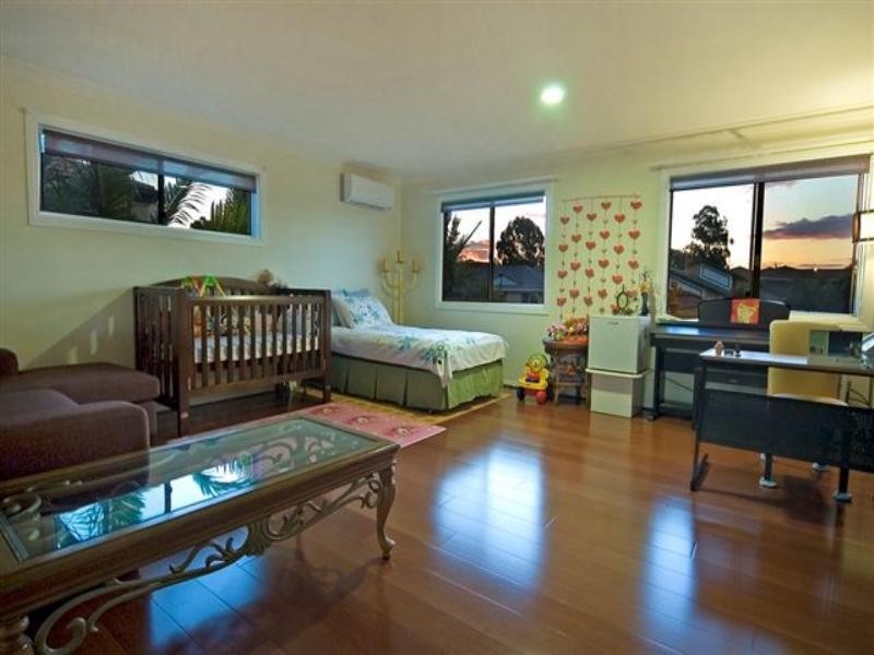 25 Corringle Close, Helensvale QLD 4212