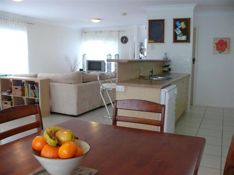 16 Hialeah Crescent, Helensvale QLD 4212