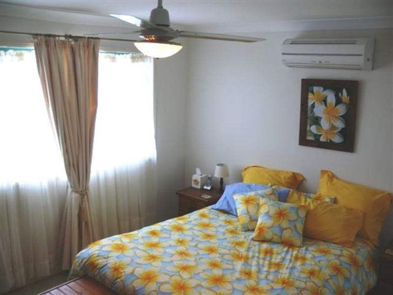 16 Hialeah Crescent, Helensvale QLD 4212