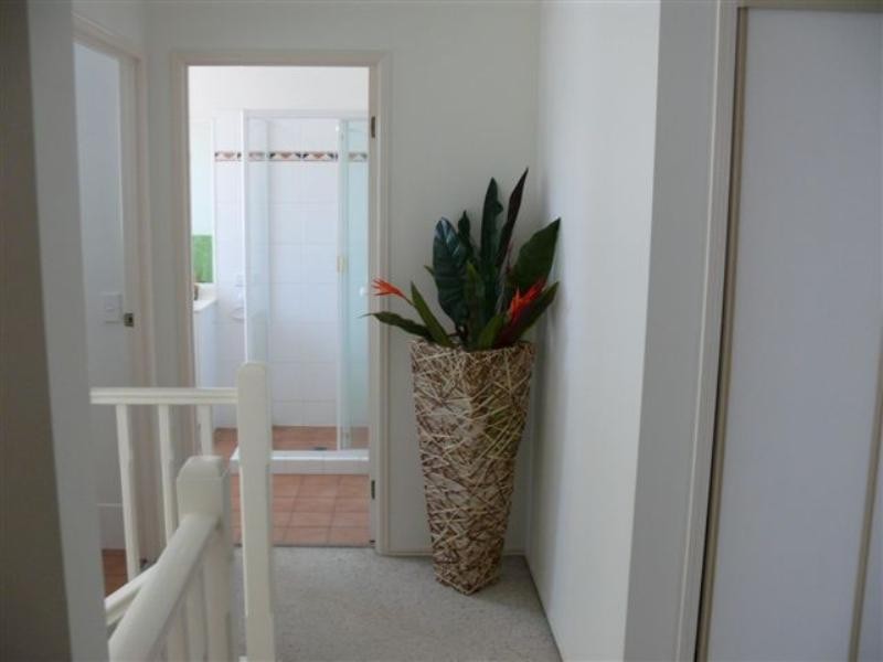 16 Hialeah Crescent, Helensvale QLD 4212