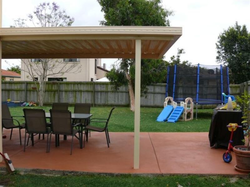 16 Hialeah Crescent, Helensvale QLD 4212