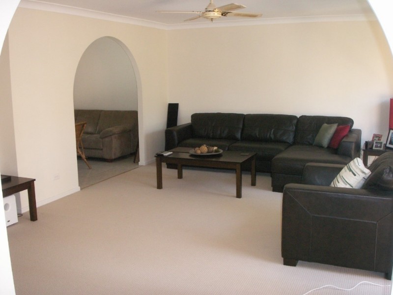 14 Midvale Place, Helensvale QLD 4212