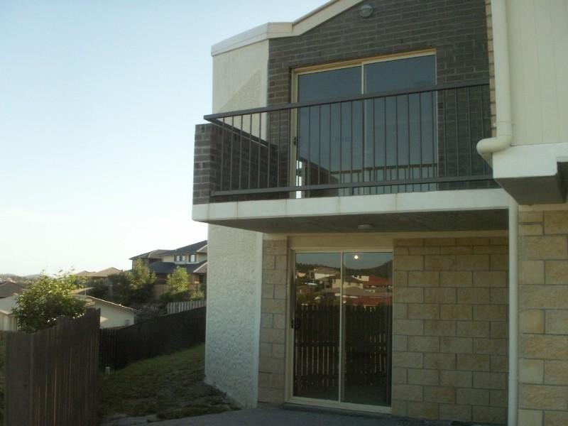 8 Angourie Crescent, Pacific Pines QLD 4211