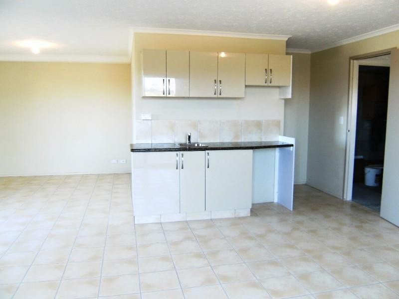 8 Angourie Crescent, Pacific Pines QLD 4211