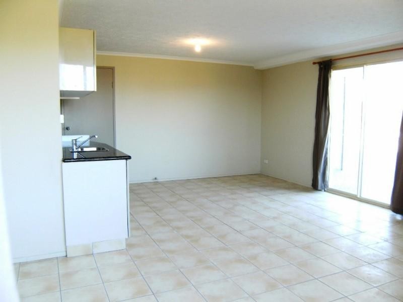 8 Angourie Crescent, Pacific Pines QLD 4211