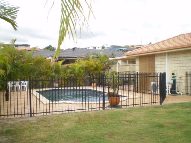 6 Rimatara Ri, Pacific Pines QLD 4211