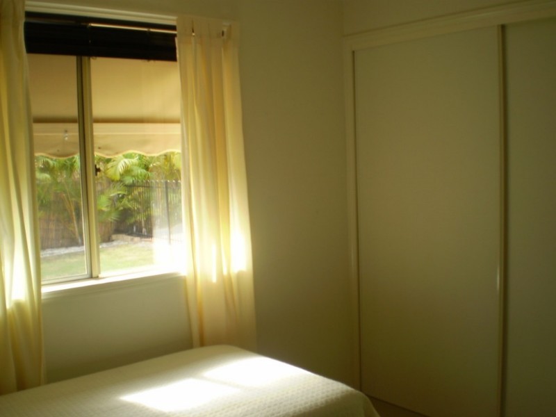 6 Rimatara Ri, Pacific Pines QLD 4211