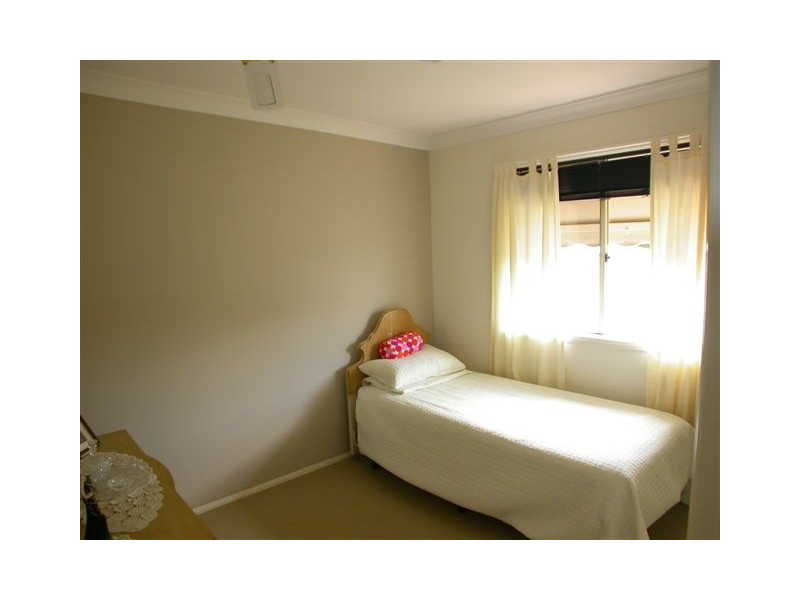 6 Rimatara Ri, Pacific Pines QLD 4211