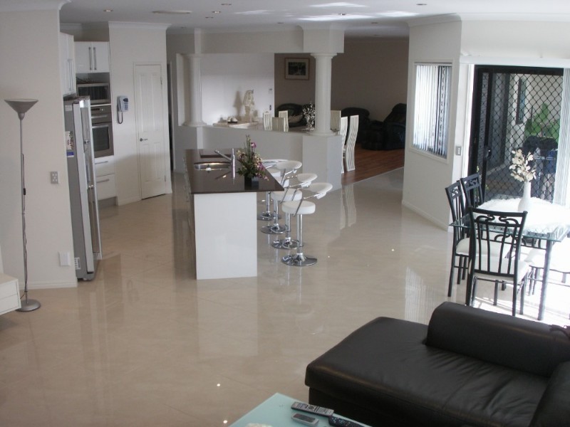 9 Pritchard Court, Pacific Pines QLD 4211