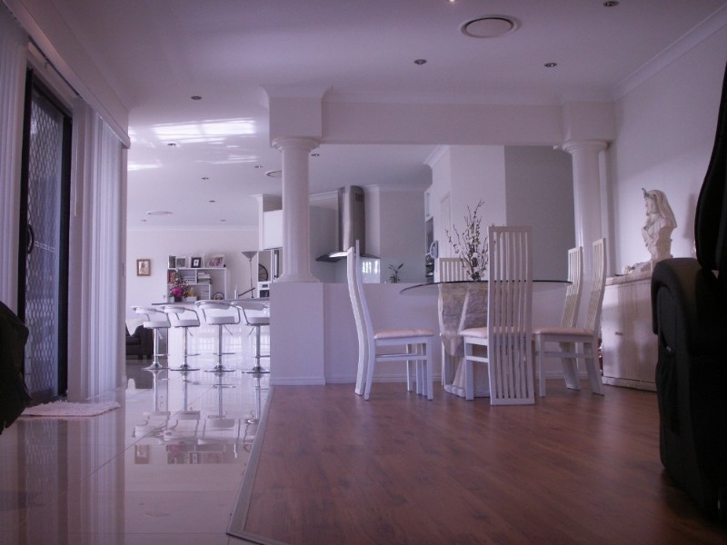 9 Pritchard Court, Pacific Pines QLD 4211