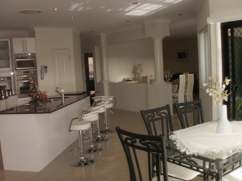 9 Pritchard Court, Pacific Pines QLD 4211