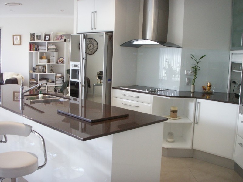 9 Pritchard Court, Pacific Pines QLD 4211