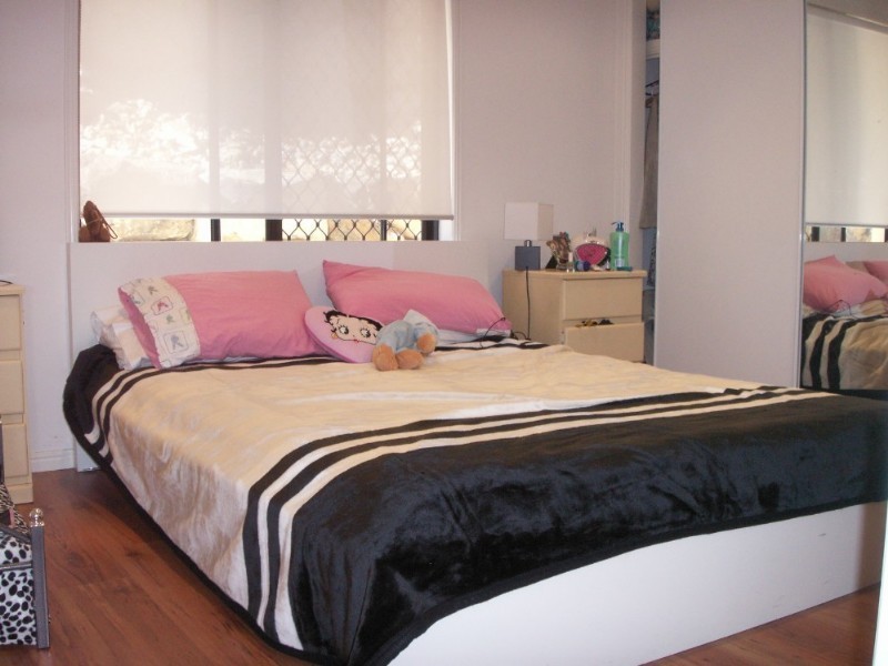 9 Pritchard Court, Pacific Pines QLD 4211