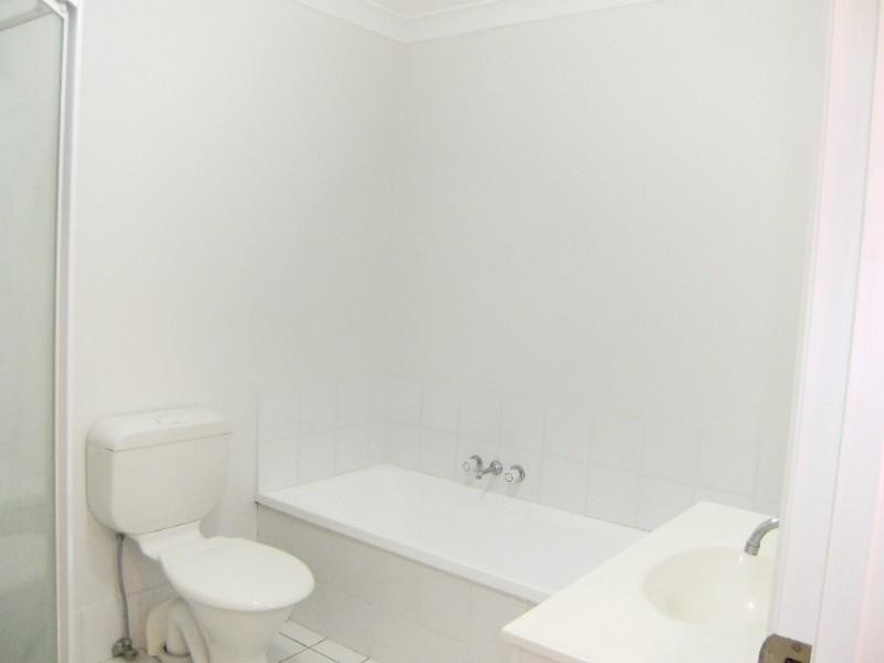 2070/6 Crestridge Crescent, Oxenford QLD 4210