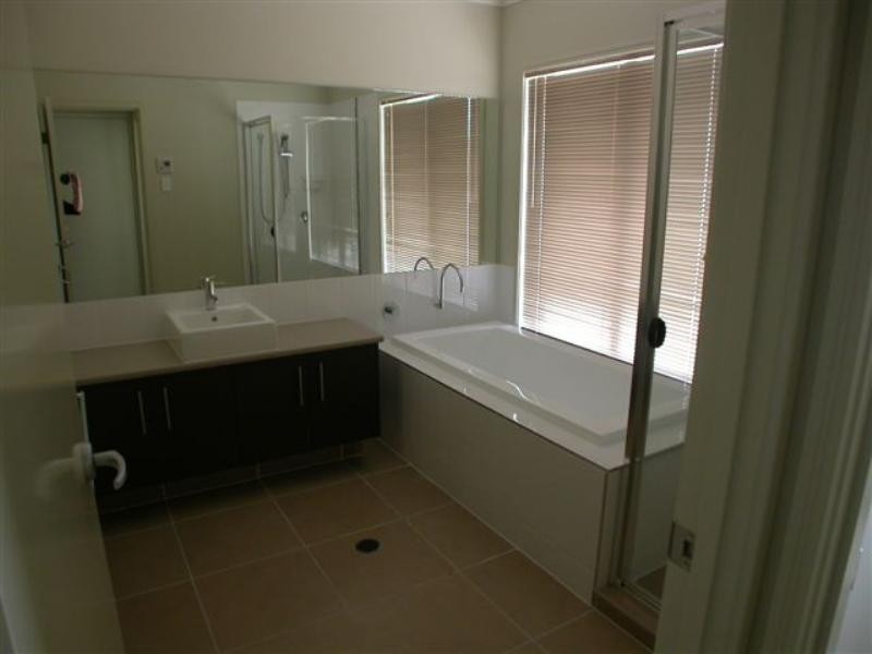 Pacific Pines QLD 4211
