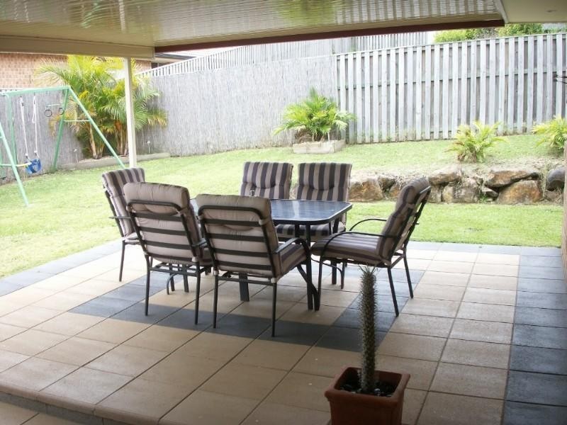 12 Rimatara Ri, Pacific Pines QLD 4211