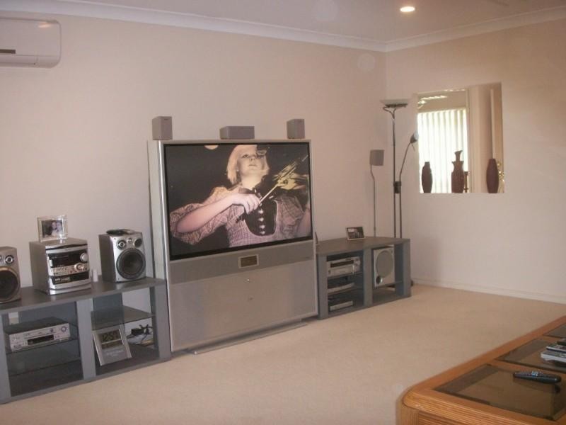 12 Rimatara Ri, Pacific Pines QLD 4211