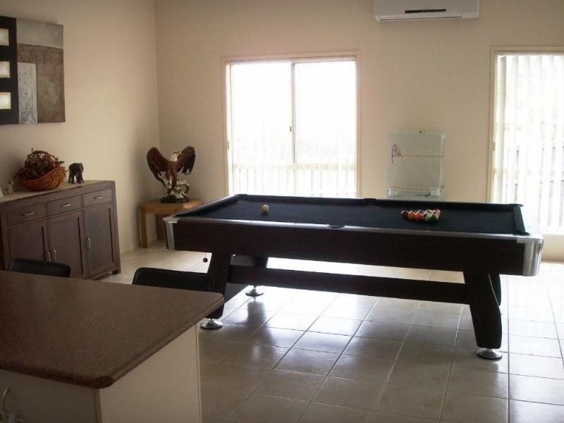 12 Rimatara Ri, Pacific Pines QLD 4211