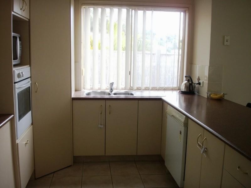 12 Rimatara Ri, Pacific Pines QLD 4211