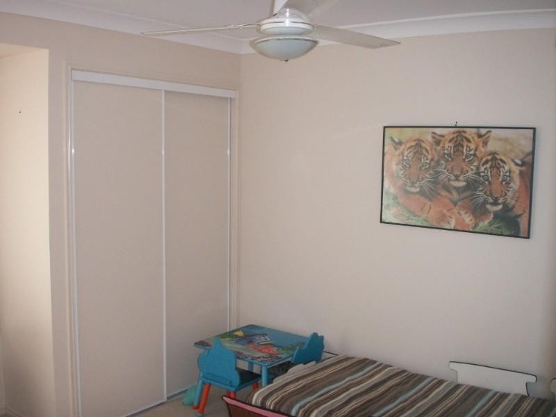 12 Rimatara Ri, Pacific Pines QLD 4211