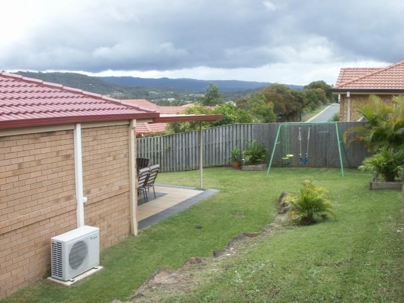 12 Rimatara Ri, Pacific Pines QLD 4211