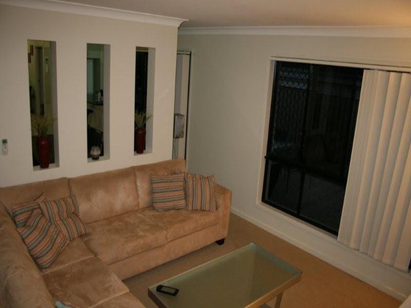 6 Gerard Street, Pacific Pines QLD 4211