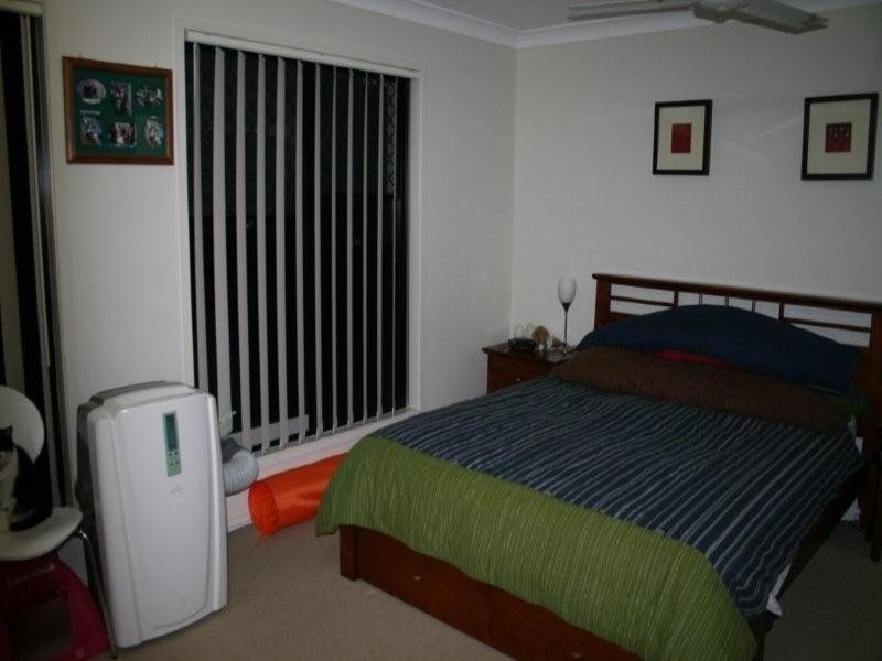 6 Gerard Street, Pacific Pines QLD 4211