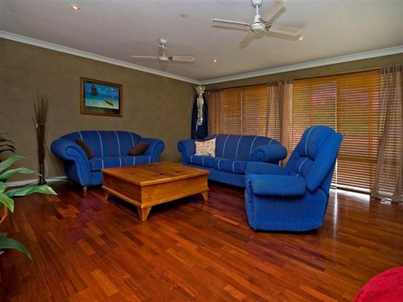 10 Phoenix Street, Pacific Pines QLD 4211