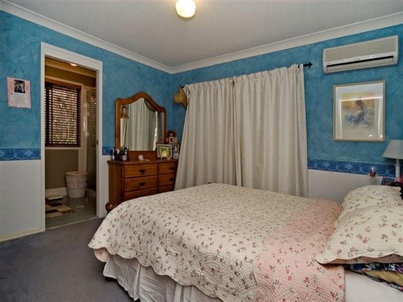 10 Phoenix Street, Pacific Pines QLD 4211
