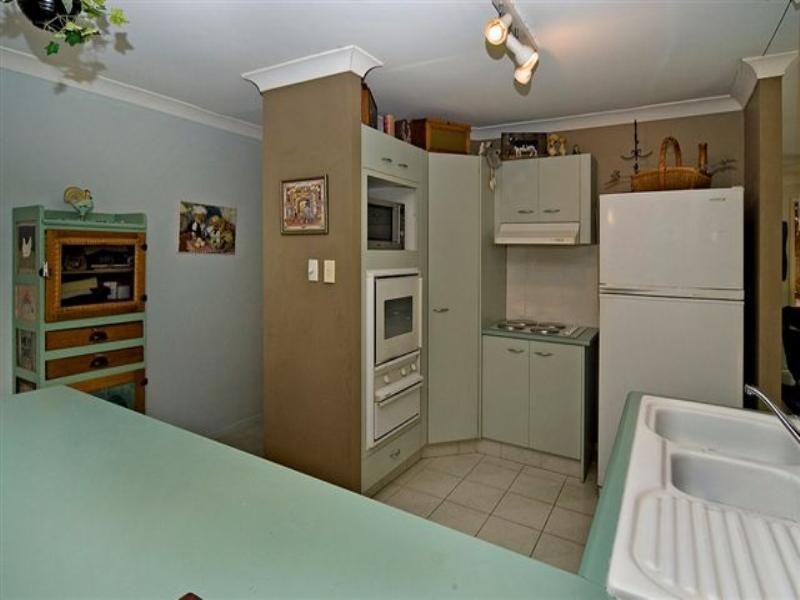 10 Phoenix Street, Pacific Pines QLD 4211