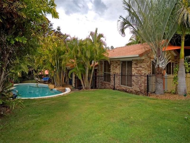 10 Phoenix Street, Pacific Pines QLD 4211