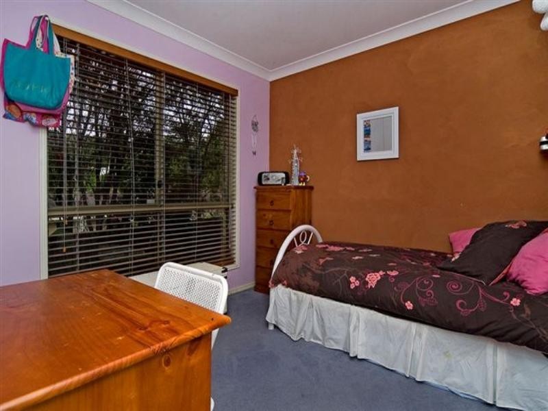 10 Phoenix Street, Pacific Pines QLD 4211