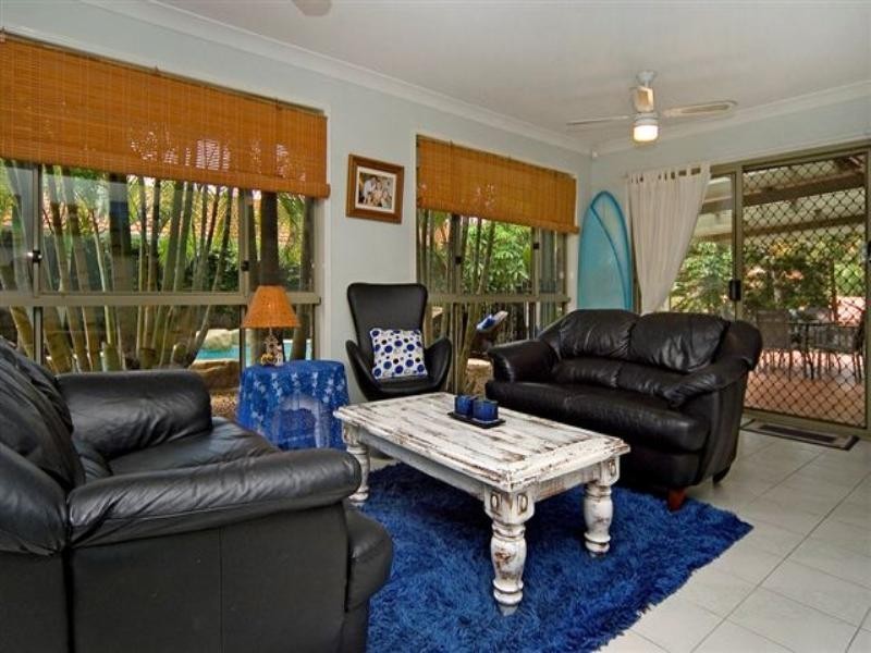 10 Phoenix Street, Pacific Pines QLD 4211