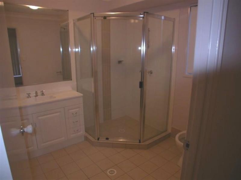 11 Bowley Street, Pacific Pines QLD 4211