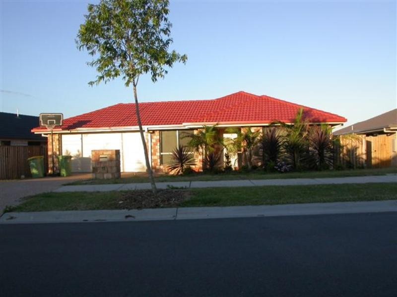 11 Bowley Street, Pacific Pines QLD 4211