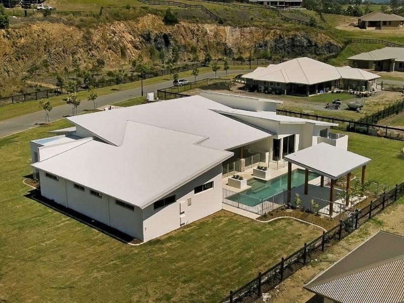 10 Meadow Court, Maudsland QLD 4210