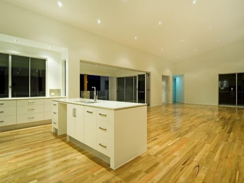 10 Meadow Court, Maudsland QLD 4210