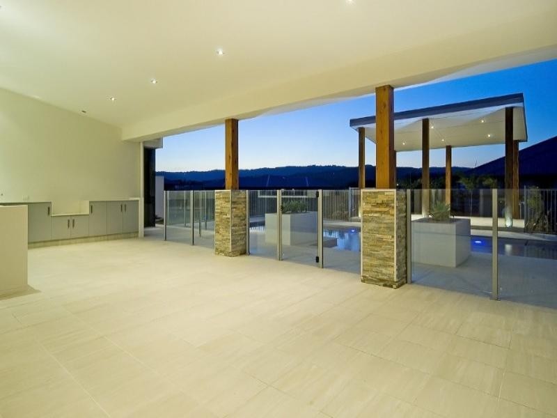 10 Meadow Court, Maudsland QLD 4210