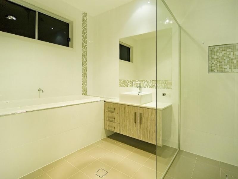 10 Meadow Court, Maudsland QLD 4210