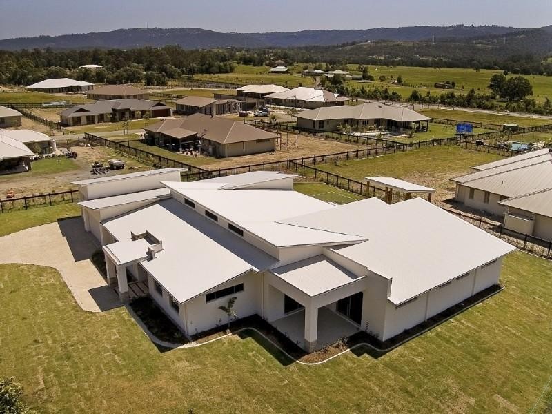 10 Meadow Court, Maudsland QLD 4210