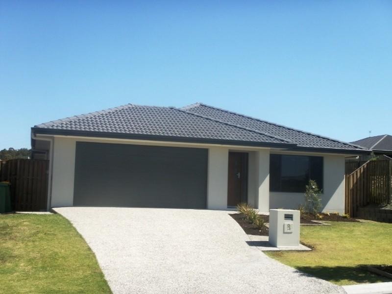 8 Argus Place, Pacific Pines QLD 4211