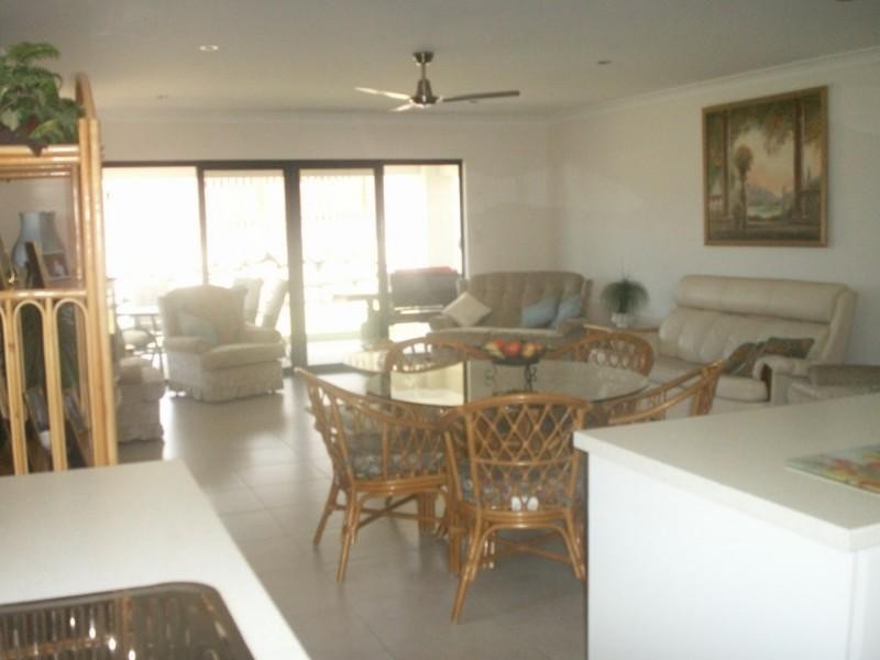 8 Argus Place, Pacific Pines QLD 4211