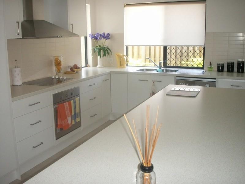 8 Argus Place, Pacific Pines QLD 4211