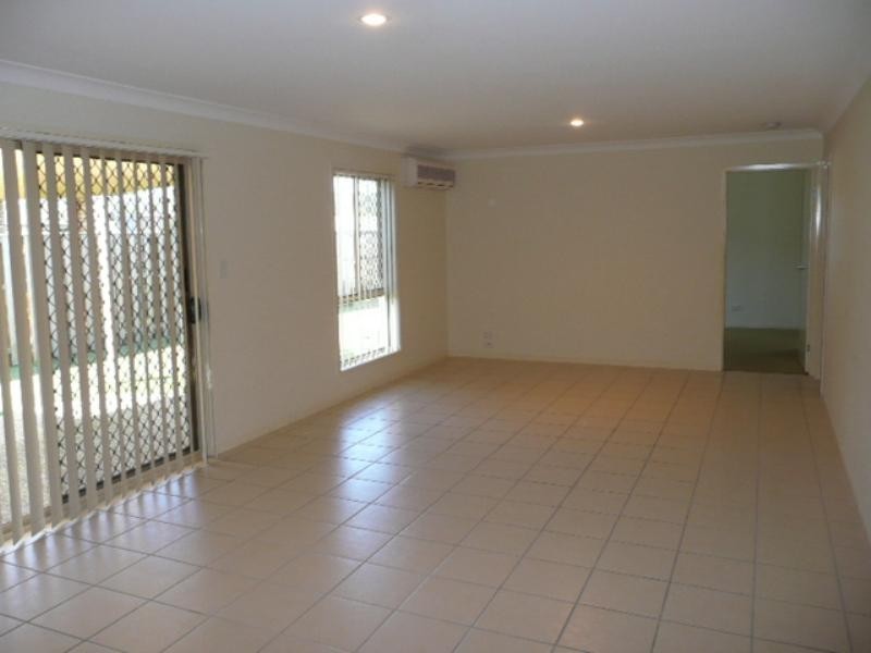 9 Taske Rise, Pacific Pines QLD 4211