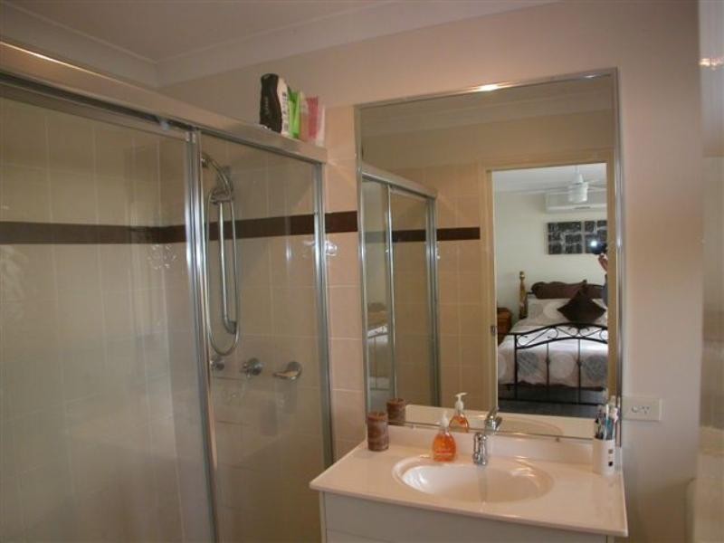 9 Madasin Close, Arundel QLD 4214