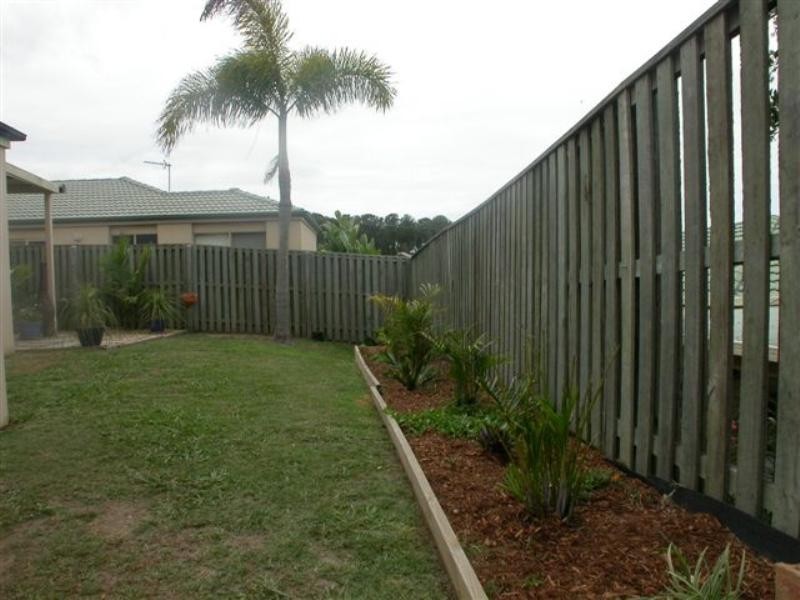 9 Madasin Close, Arundel QLD 4214