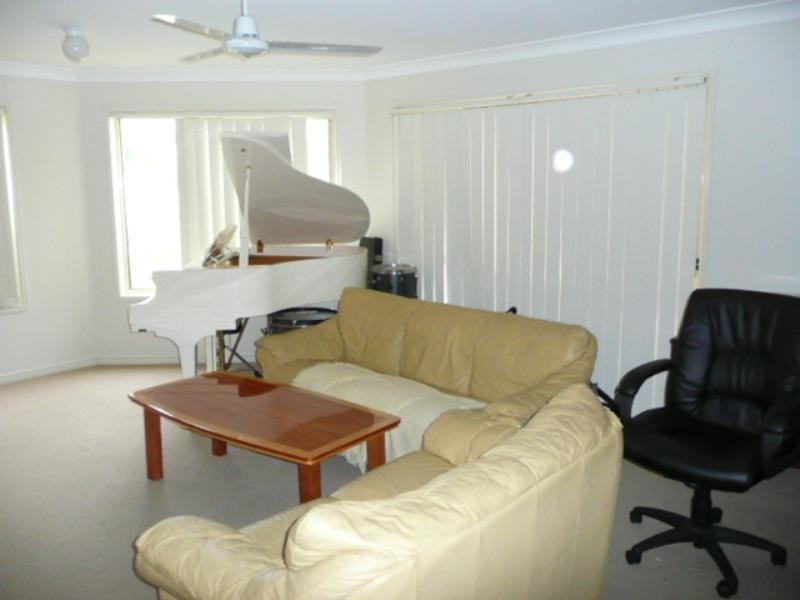 35 Rivermeadows Drive, Upper Coomera QLD 4209