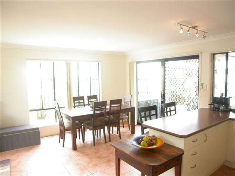 9 Madasin Close, Arundel QLD 4214